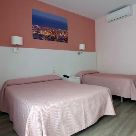 Cuatro Naciones Hotel 2*