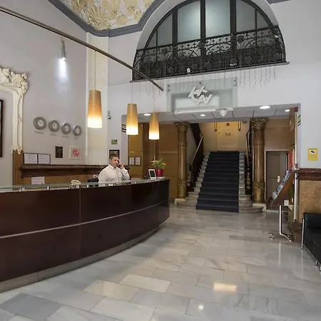 Cuatro Naciones Hotell 2*