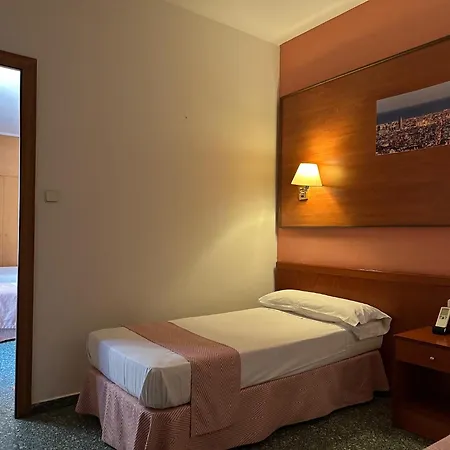 Hotell Cuatro Naciones