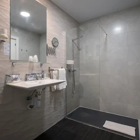 Cuatro Naciones Hotell Barcelona