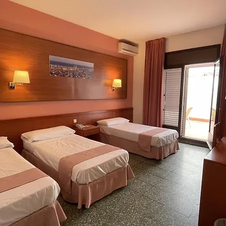 Hotell Cuatro Naciones 2*