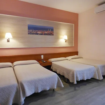 Cuatro Naciones Hotel 2*