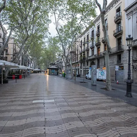 クアトロ ナシオネス ホテル 2*