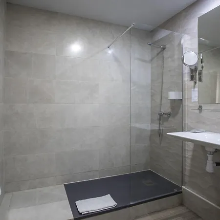 Cuatro Naciones Hotel