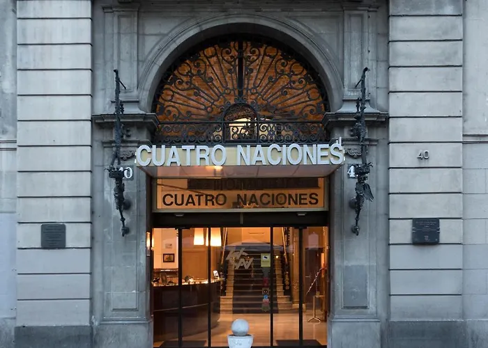 クアトロ ナシオネス ホテル