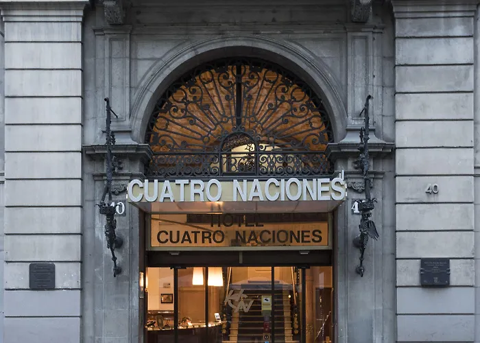 クアトロ ナシオネス ホテル 2*
