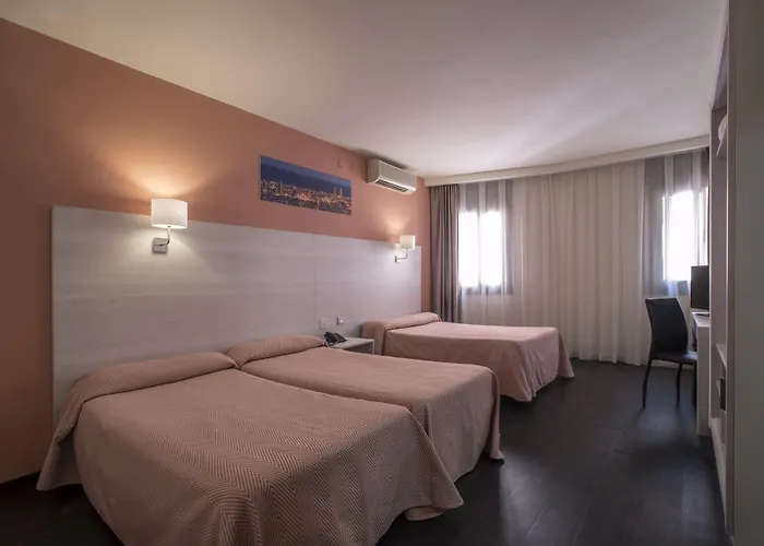 クアトロ ナシオネス ホテル