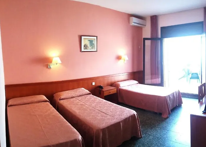 ホテル クアトロ ナシオネス 2*