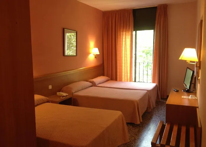 クアトロ ナシオネス ホテル