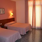 Cuatro Naciones Hotel
