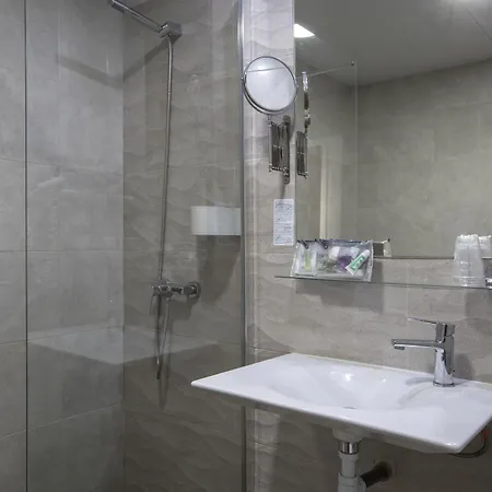 Cuatro Naciones Hotel