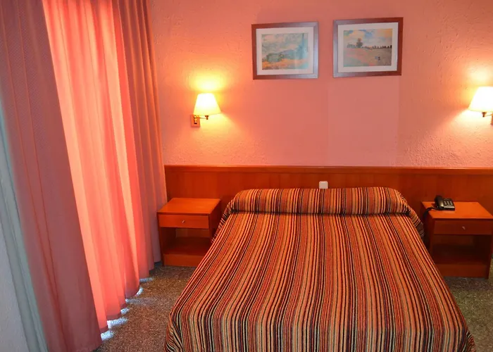 Cuatro Naciones Otel Barselona