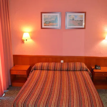 Cuatro Naciones Hotel