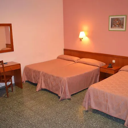 Hotel Cuatro Naciones 2*