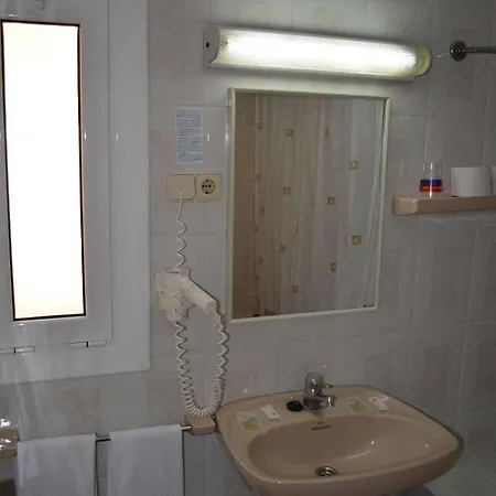 Hotel Cuatro Naciones 2*