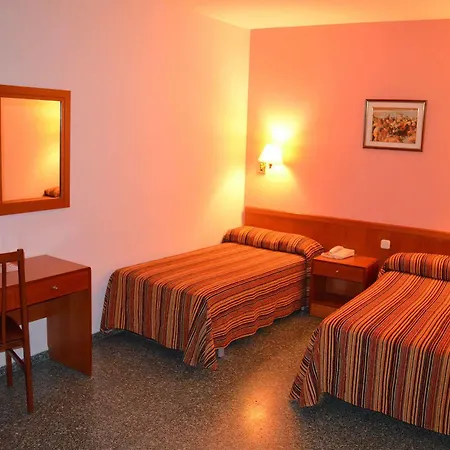 Cuatro Naciones Hotel 2*