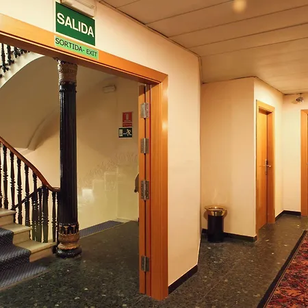 Cuatro Naciones Hotel